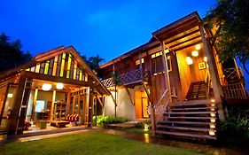 Hotel Des Artists Rose Of Pai