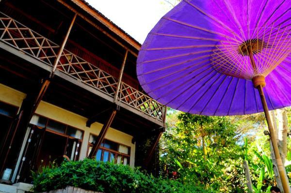 Hotel Des Artists Rose Of Pai Exterior photo